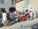 Photo Braderie vetements chaussures meubles vaisselle brocante bib à Lézignan-Corbières